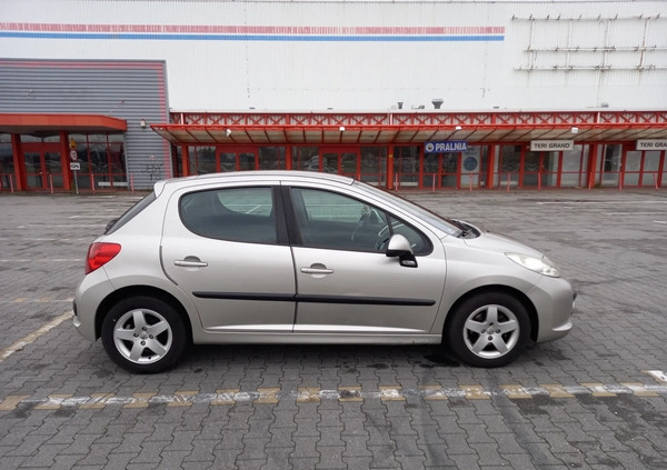 Peugeot 207 cena 4000 przebieg: 146000, rok produkcji 2006 z Kalisz małe 46